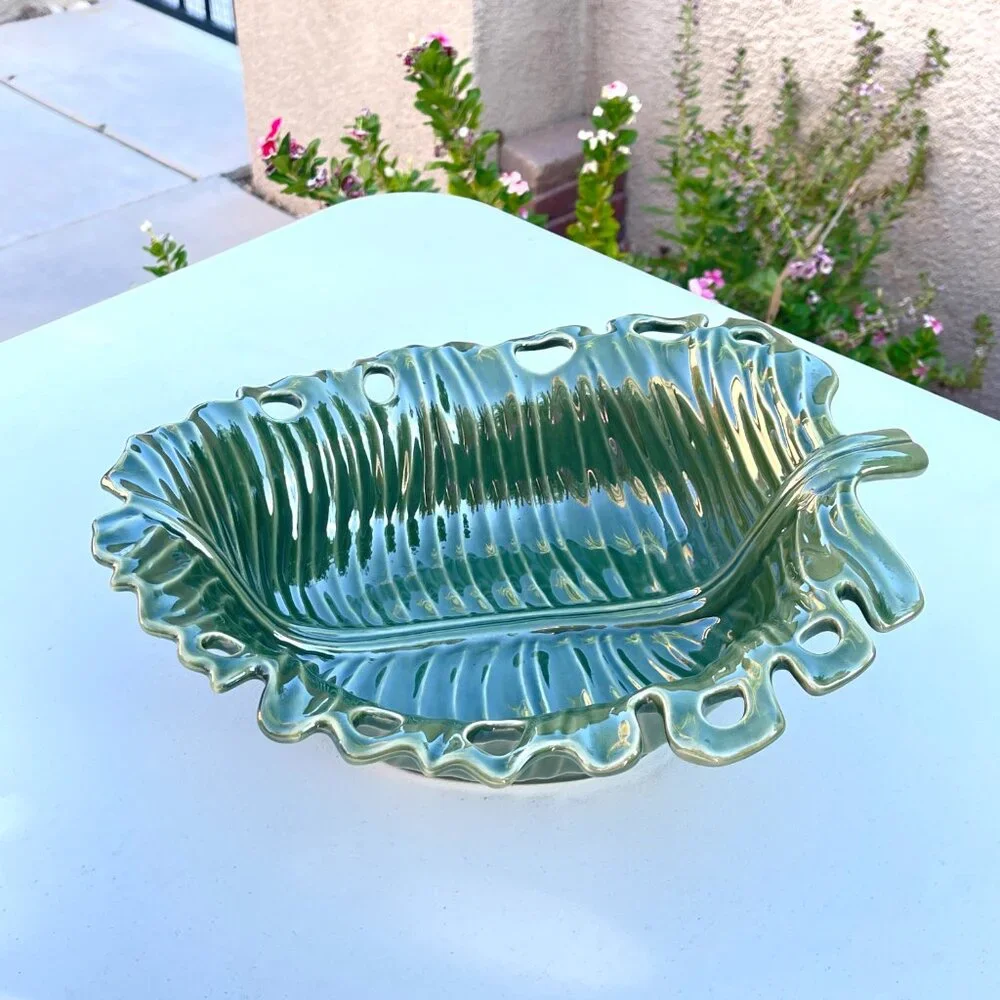 New Pier 1 Imports Green Palm Leaf Shaped Bowl Dish Stoneware Tropical